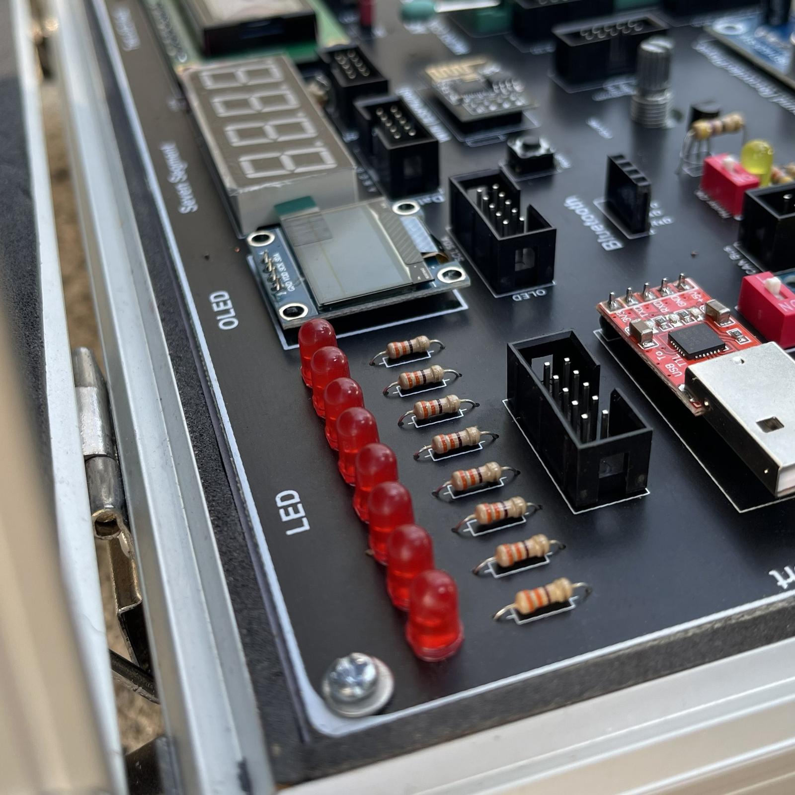 بسته آموزشی میکروکنترلر AVR و ATmega32